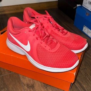 Nike Women's Bright Pink Athletic Shoes